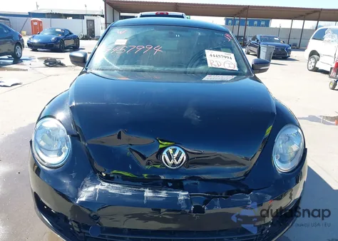 2014 Volkswagen Beetle 1.8T Entry z USA, uszkodzony, nr VIN 3VWF17AT1EM652104